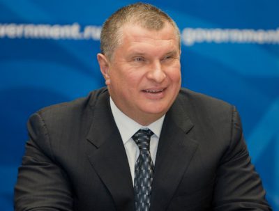 Major oil-producing countries should cut production to lift the falling prices of crude oil, Russian state-run Rosneft’s CEO Igor Sechin said Wednesday at the International Petroleum Week conference in London.